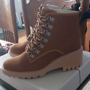 Women's Dolce Vita Huey, Tan Lace-Up Hiker bootie. 7.5  Whiskey Nubuck